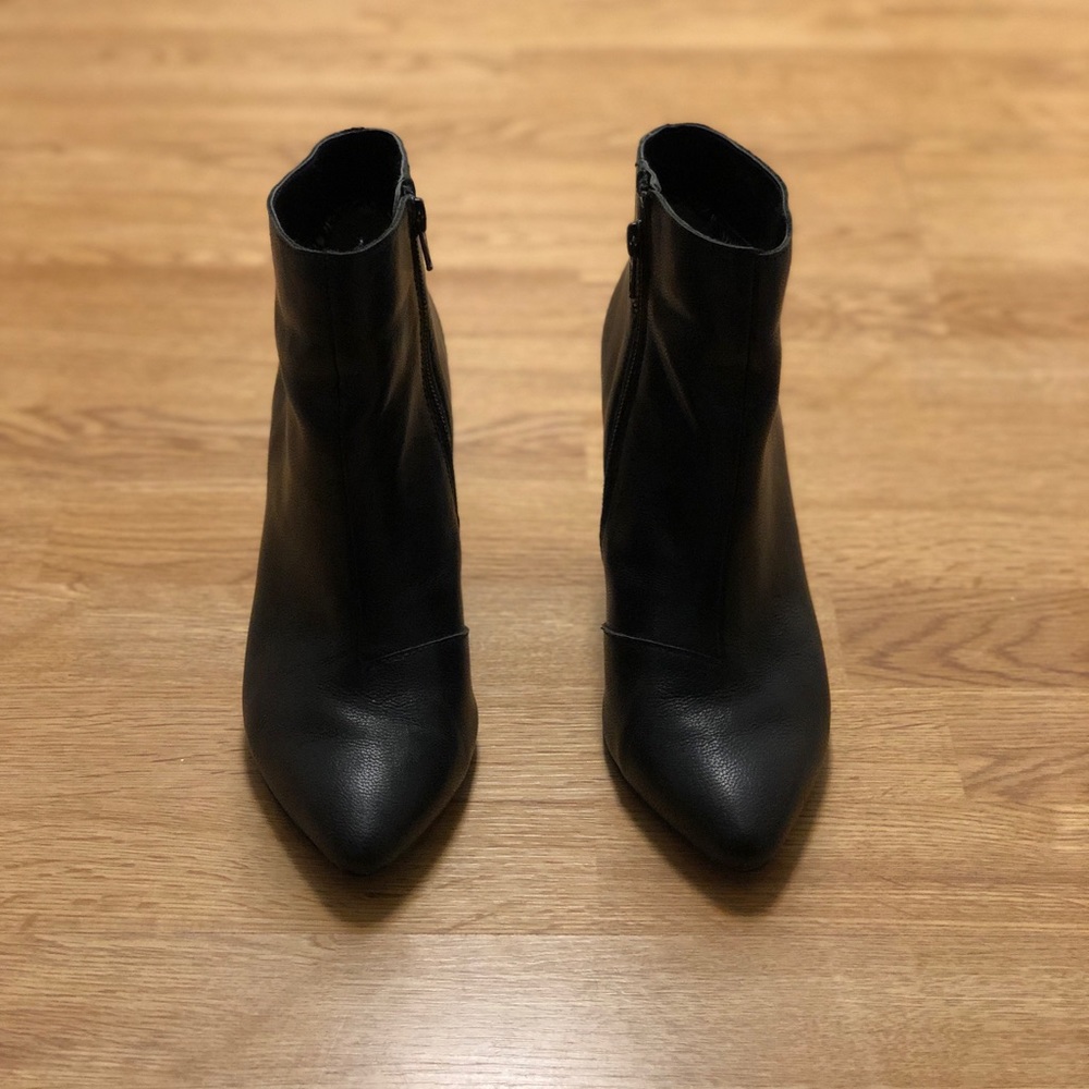 Seychelles Black Wedge